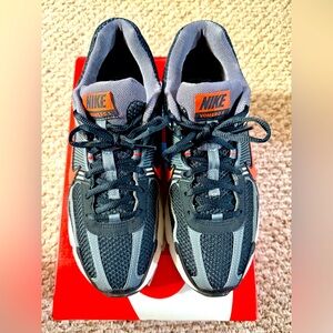 Nike Vomero 5 Black/Picante Red - Size 9.5